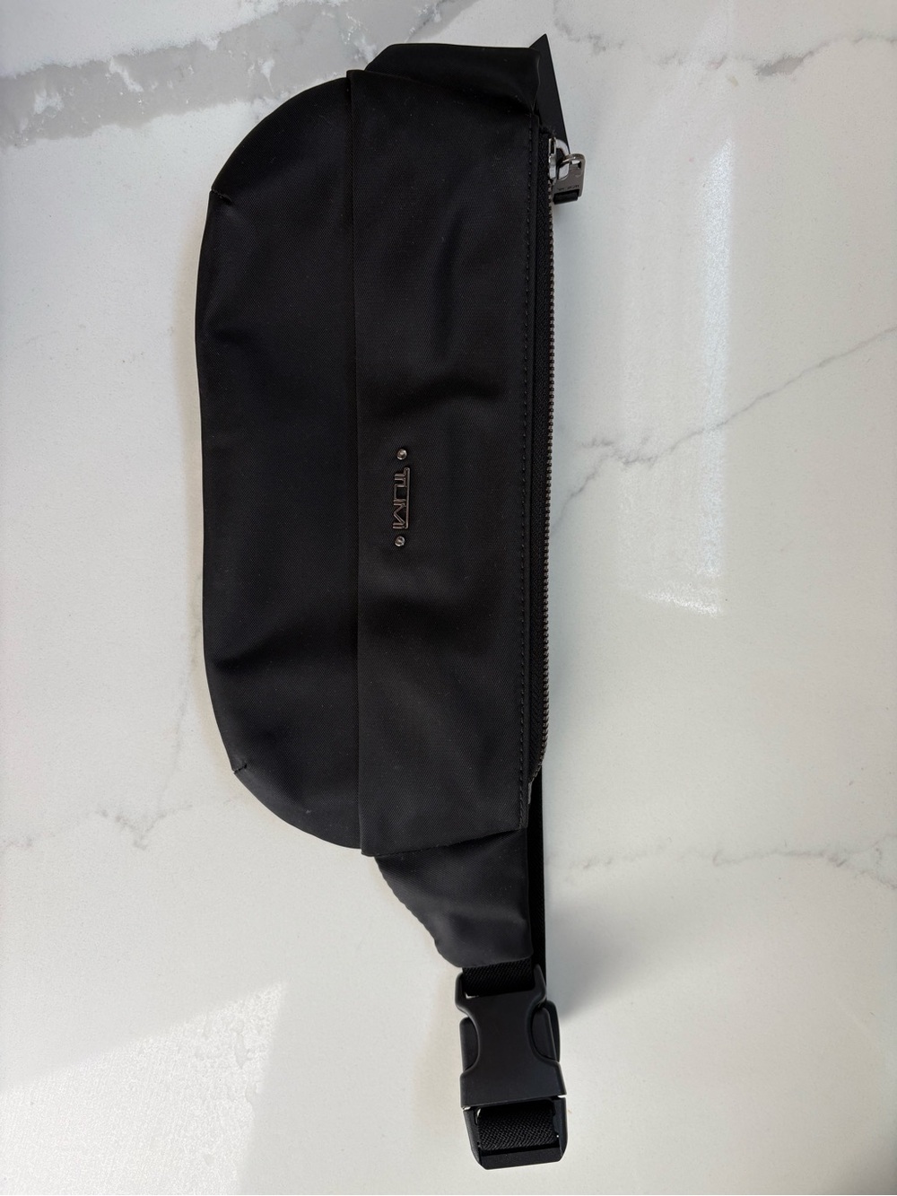 Black Men's Waist Bag - Streamlined Crossbody Belt Pack